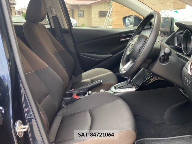 Mazda MAZDA2 2022-04 276402-9