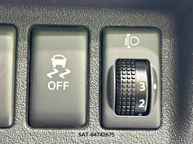 Nissan MARCH 2017-06 308091-4