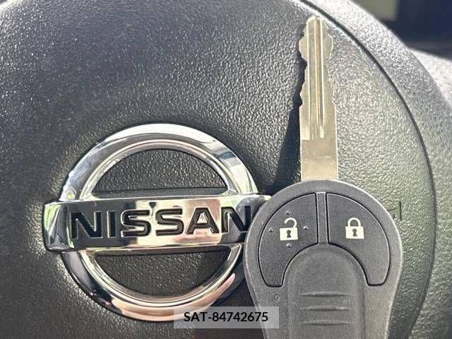 Nissan MARCH 2017-06 308091-7