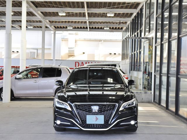 Toyota CROWN SEDAN 1990-09 186564-1