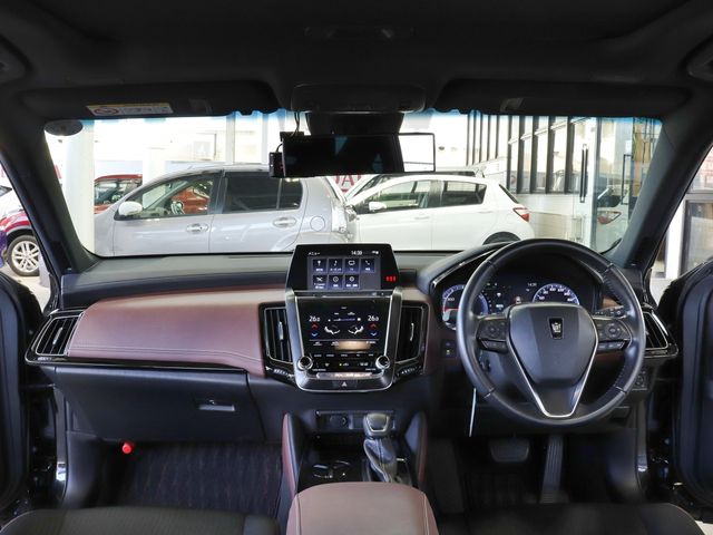 Toyota CROWN SEDAN 1990-09 186564-7