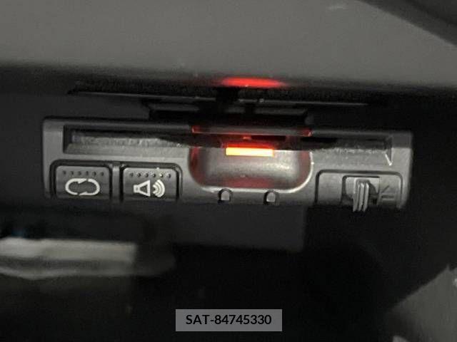 Nissan NOTE 2015-07 302381-6