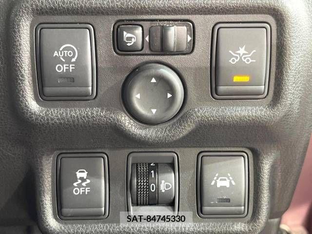 Nissan NOTE 2015-07 302381-7