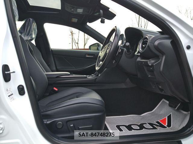 Lexus IS 2020-11 222321-9