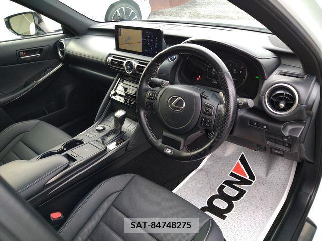Lexus IS 2020-11 222321-10