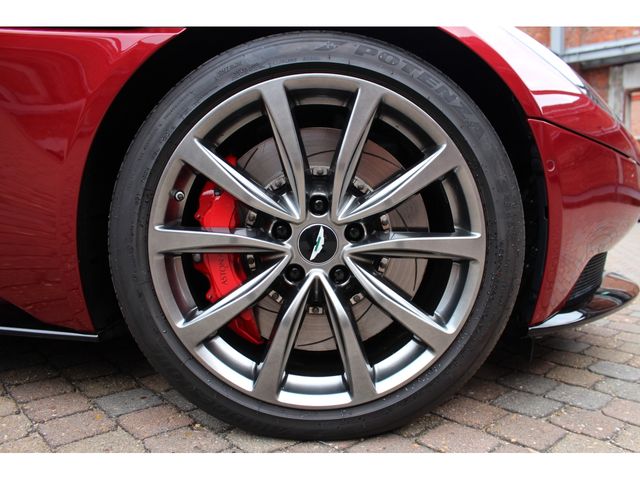 Aston Martin Aston Martin 2019-12 190403-3