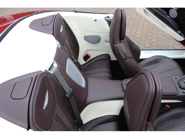 Aston Martin Aston Martin 2019-12 190403-8
