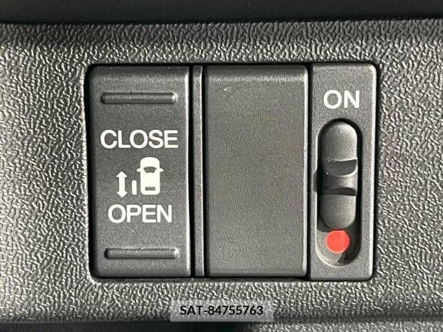 Honda e 2018-09 338077-7