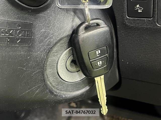 Toyota PROBOX VAN 2017-11 313717-3