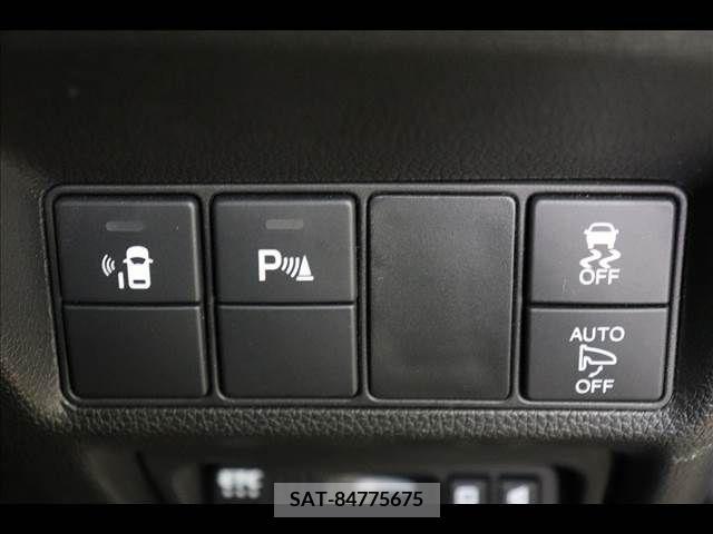 Honda e 2018-04 203495-5