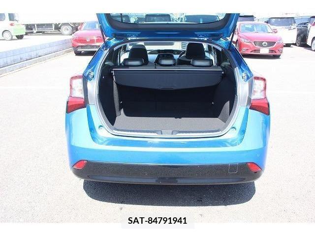 Toyota PRIUS 2019-07 210383-16