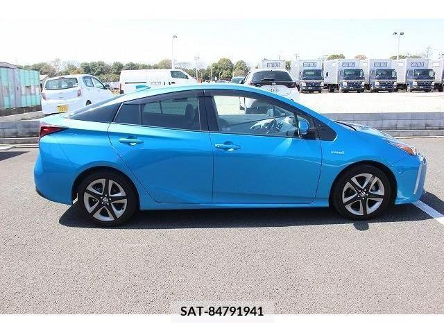 Toyota PRIUS 2019-07 210383-6