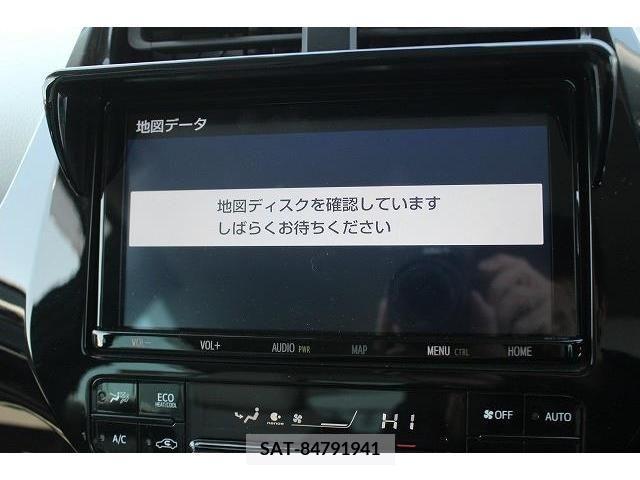 Toyota PRIUS 2019-07 210383-1