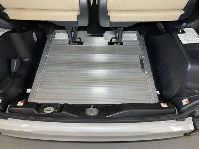 Toyota NOAH 2014-09 16215-10