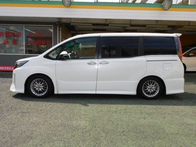 Toyota NOAH HYBRID 2019-01 22244-18