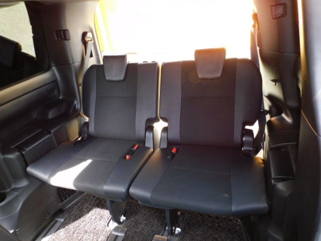 Toyota NOAH HYBRID 2019-01 22244-6