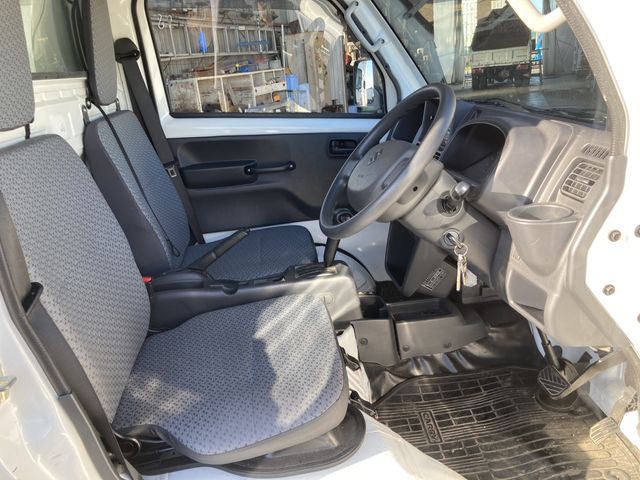 Suzuki CARRY TRUCK 2017-10 185369-6