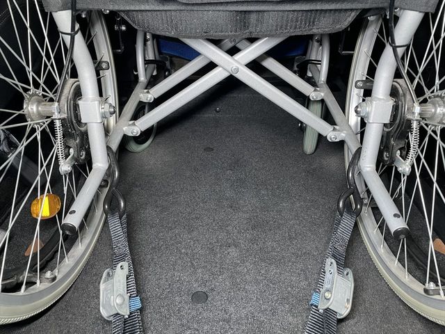 Nissan SERENA 2014-03 184478-8