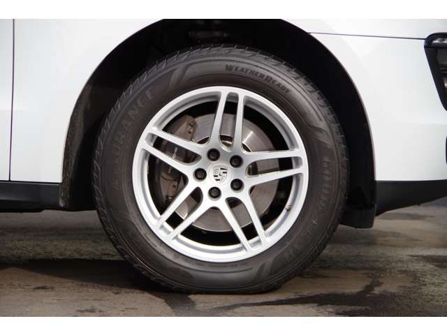 Porsche MACAN 2018-03 2520-16