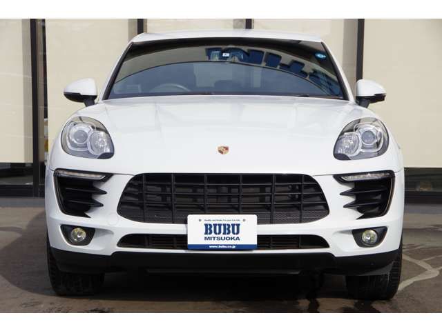 Porsche MACAN 2018-03 2520-1