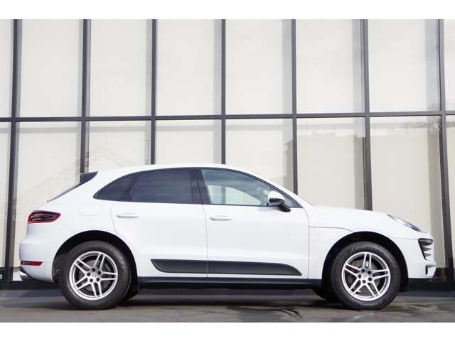 Porsche MACAN 2018-03 2520-7