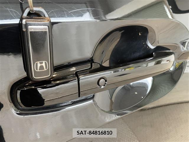 Honda N BOX 2022-06 307408-11