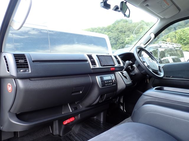 Toyota HIACE VAN 2017-10 18866-20