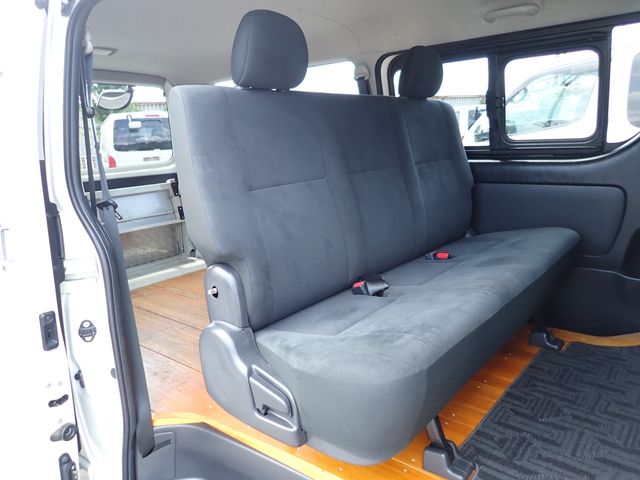 Toyota HIACE VAN 2017-10 18866-23