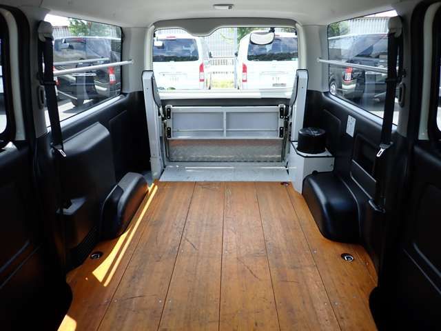 Toyota HIACE VAN 2017-10 18866-26