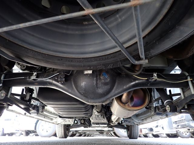 Toyota HIACE VAN 2017-10 18866-28