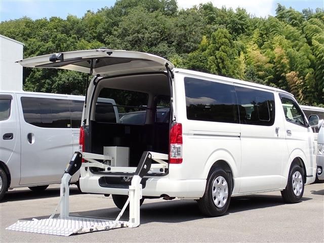 Toyota HIACE VAN 2017-10 18866-0