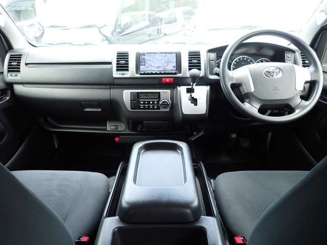 Toyota HIACE VAN 2017-10 18866-9