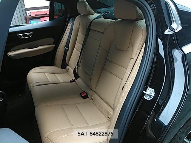 Volvo S60 2021-03 289675-15