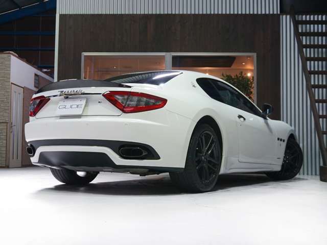Maserati GRANTURISMO 2015-12 13966-2