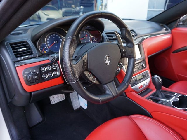 Maserati GRANTURISMO 2015-12 13966-18