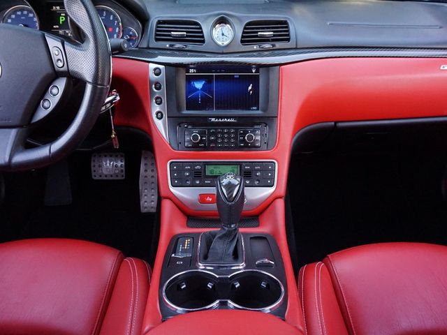 Maserati GRANTURISMO 2015-12 13966-20