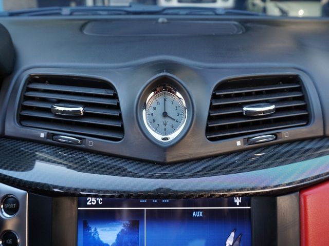 Maserati GRANTURISMO 2015-12 13966-23