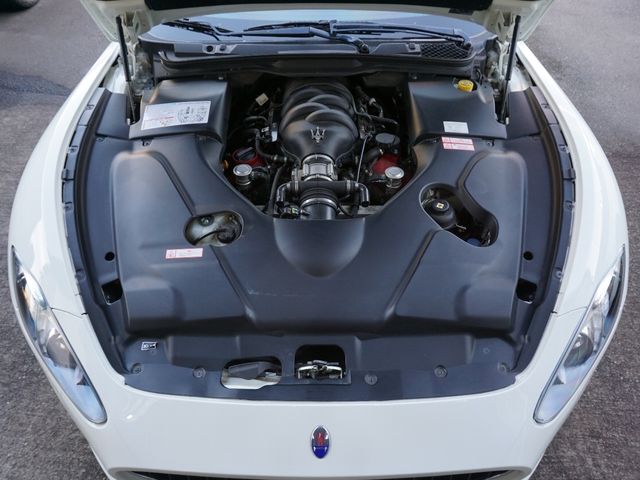 Maserati GRANTURISMO 2015-12 13966-29