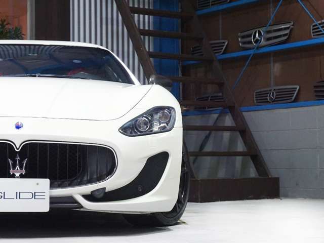 Maserati GRANTURISMO 2015-12 13966-5