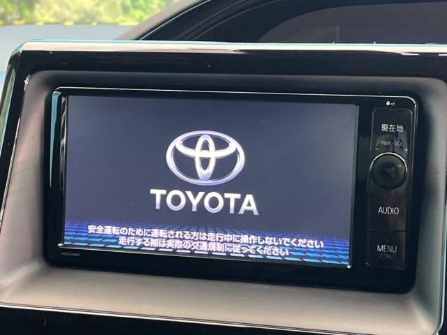 Toyota NOAH HYBRID 2017-02 9766-2