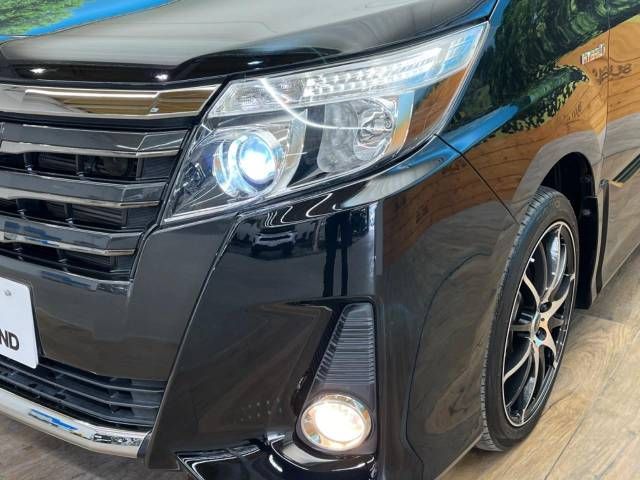 Toyota NOAH HYBRID 2017-02 9766-12