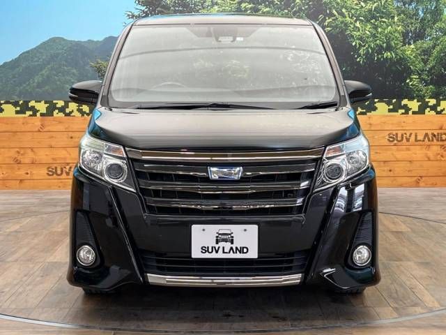 Toyota NOAH HYBRID 2017-02 9766-14
