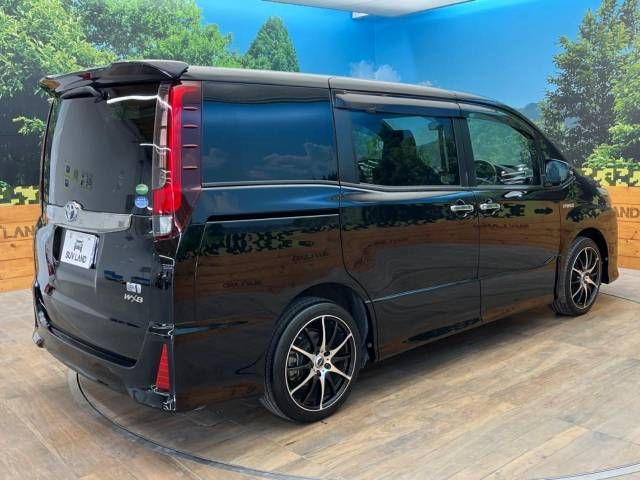 Toyota NOAH HYBRID 2017-02 9766-17
