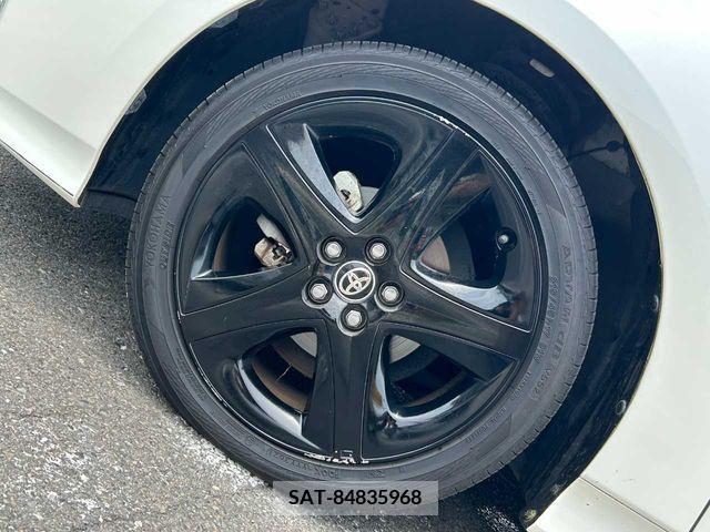 Toyota PRIUS 2018-03 330572-10