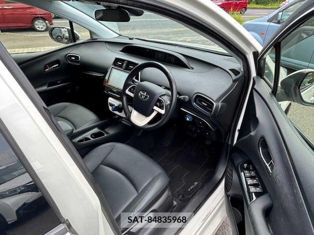 Toyota PRIUS 2018-03 330572-12