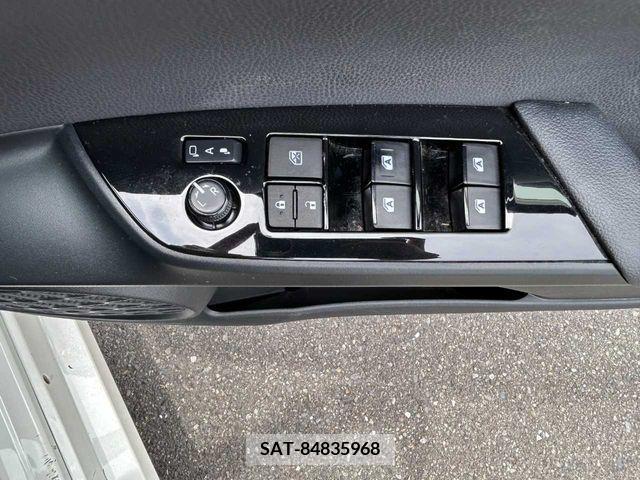Toyota PRIUS 2018-03 330572-25