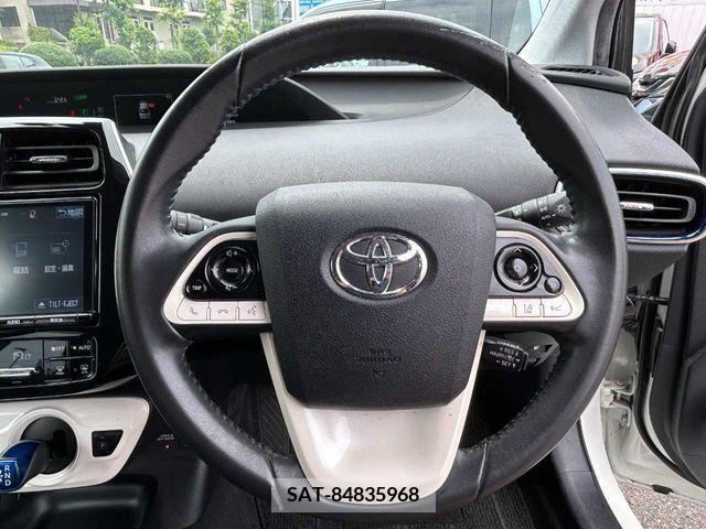 Toyota PRIUS 2018-03 330572-21