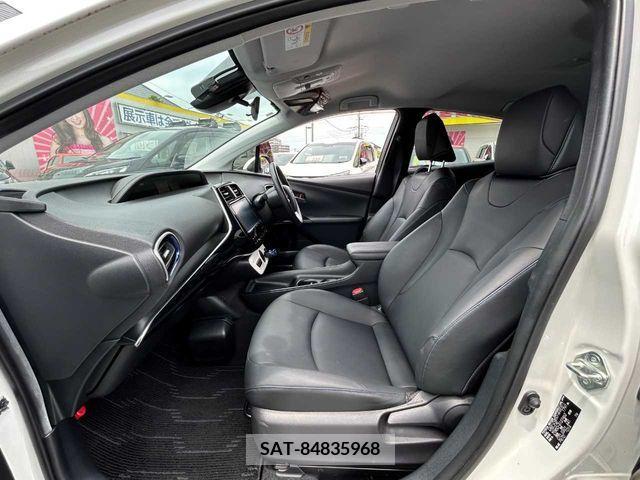 Toyota PRIUS 2018-03 330572-15