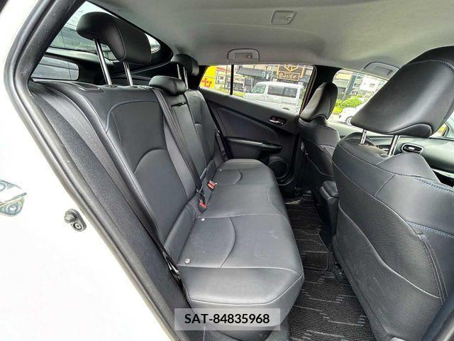 Toyota PRIUS 2018-03 330572-14