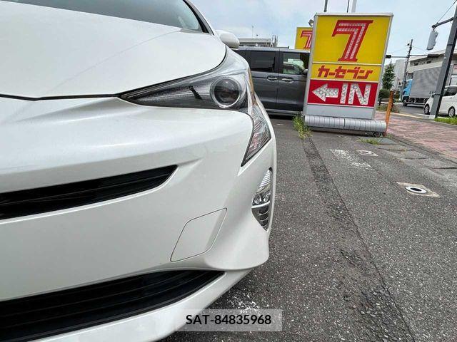 Toyota PRIUS 2018-03 330572-2